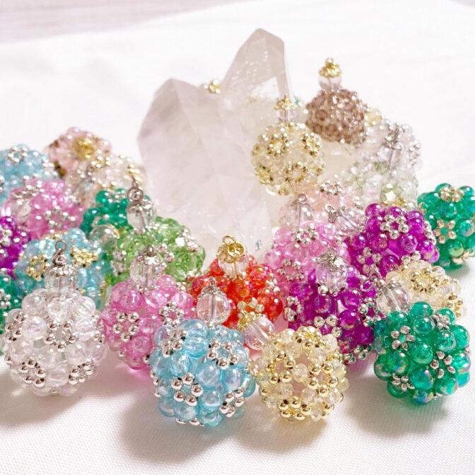 水晶の魔法が舞い降りる<br />
可愛いお守りアクセサリー