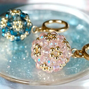 ◉水晶を内包したビーズボールに込めた想い